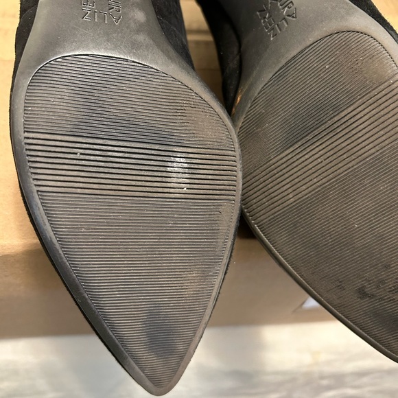 Shoes - Picture 7 of 10